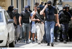 Συνήγορος Σεϊσίδη: Βίαιη και εξευτελιστική η συμπεριφορά των αντρών της αντιτρομοκρατικής