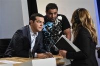 <div>Τσίπρας: Φύγαμε απ' το Μαξίμου για ημέρες θα επιστρέψουμε για χρόνια</div>