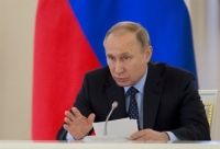 Να ξεπεράσουμε την αμοιβαία δυσπιστία, λέει ο Πούτιν στον Μακρόν