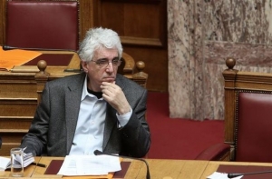 Παρασκευόπουλος: «Ποινικό αδίκημα η κουκούλα μόνο σε ληστείες»