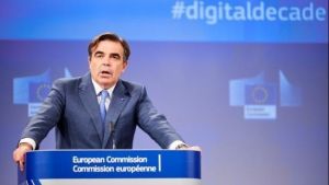 Μ. Σχοινάς: Αυτό που σώζει ζωές και αυτό που τελικά θα σώσει ζωές, δεν είναι τα εμβόλια, αλλά ο εμβολιασμός