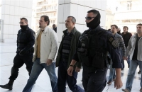 Σε τρεις διαφορετικές δικασίμους, οι αποφάσεις για την έκδοση των 8 Τούρκων