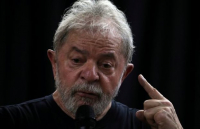 Βραζιλία: Πυροβολισμοί στην αυτοκινητοπομπή του Λούλα
