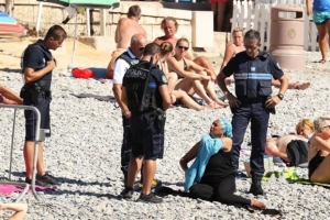 Μαγιό ή σύμβολο καταπίεσης;