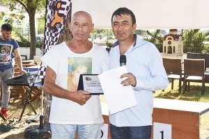 Οι αυτοκινητιστές τίμησαν τον Γιάννη Ασλανίδη