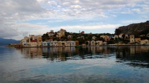 Γέμισε με εκατοντάδες πρόσφυγες το Καστελλόριζο