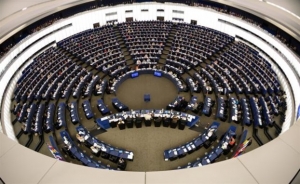Στρασβούργο: Ψήφισμα στήριξης σε Ελλάδα-Ιταλία