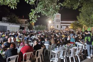 Πλήθος κόσμου στο παραδοσιακό πανηγύρι του Πεδινού για τον Δεκαπενταύγουστο