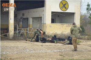 Μέσα στα στρατόπεδα του Κιλκίς πολίτες εκπαιδεύονται για να εργαστούν στις επικίνδυνες ζώνες του κόσμου! ΒΙΝΤΕΟ