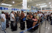 Εβγαλαν αεροπορικά εισιτήρια με πλαστές πιστωτικές κάρτες