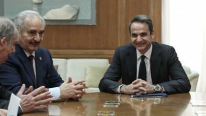 Χαφτάρ προς Αθήνα: Να κάνουμε συμφωνία για την ΑΟΖ όπως με την Ιταλία (φωτό)