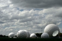 Γερμανία: Φαμπιούς, Unicef, ΠΟΥ, FBI στο στόχαστρο του Μεγάλου Αδελφού