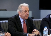 Αβραμόπουλος: Μέτρα κατά της Ουγγαρίας για το προσφυγικό