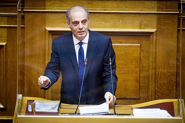 Βελόπουλος στη Βουλή: Οι πολίτες του Λαοδικηνού «πληρώνουν» την καθυστέρηση της κτηματογράφησης