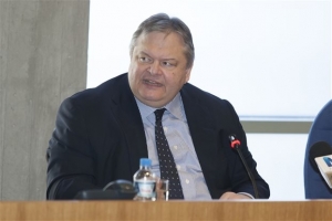 Βενιζέλος: Αν φάμε τον Φεβρουάριο σε επαναληπτικές έχει εκτροχιαστεί το τρένο