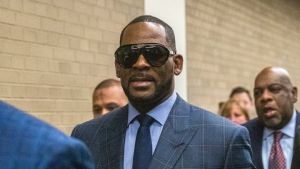 R. Kelly: Νέα καταδίκη του τραγουδιστή για σεξουαλική κακοποίηση ανηλίκων