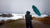 Καθαρά Δευτέρα με βροχές, καταιγίδες και θυελλώδεις ανέμους
