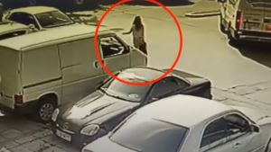 Καλλιθέα: Βίντεο ντοκουμέντο πριν και μετά την επίθεση με οξύ στην 34χρονη
