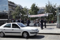 Αδειασε η πλατεία Βικτωρίας, στα γύρω στενά πρόσφυγες και μετανάστες