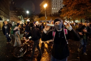 Πυροβολισμοί στη διάρκεια διαδήλωσης κατά του Τραμπ