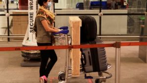 Βρετανία: Κάθε τρεις εβδομάδες θα επανεξετάζεται η καραντίνα για τις διεθνείς αφίξεις