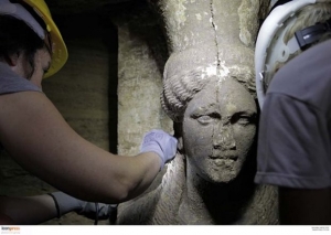 Bloomberg: Η Αμφίπολη επανέφερε το θέμα χρηματοδότησης του πολιτισμού