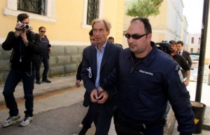 Θα συνεργαστεί με τις αρχές δηλώνει ο τραπεζίτης Ζαν Κλοντ Οσβαλντ