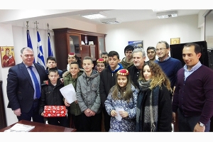 Κάλαντα Χριστουγέννων στον Δήμαρχο Παιονίας