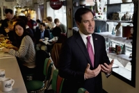 ΗΠΑ: Αποχώρηση Ρούμπιο μετά την επικράτηση Κλίντον και Τραμπ