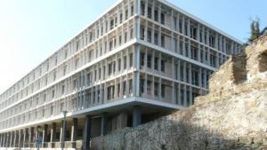 Θεσσαλονίκη: Απολογείται ο 47χρονος πατριός που κατηγορείται ότι βίαζε την ανήλικη κόρη του