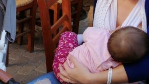 Παγκόσμια Ημέρα Μητρικού Γάλακτος: Η δωρεά ενός λίτρου μπορεί να σώσει έως και 2 πρόωρα νεογνά