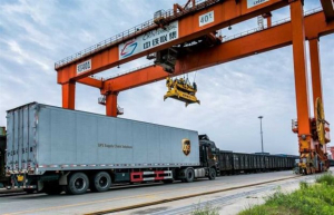 UPS: Νέα σιδηροδρομική υπηρεσία Ευρώπη-Χονγκ Κονγκ