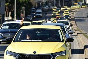 Αθήνα και Θεσσαλονίκη χωρίς ταξί και σήμερα – Συνεχίζεται 48ωρη πανελλαδική απεργία