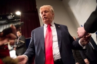 Ο πρόεδρος Ντόναλντ Τραμπ θα «φακελώνει» τους μουσουλμάνους