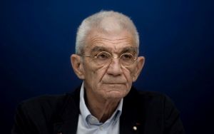 Γ. Μπουτάρης – «Θα πεθαίνω με ένα μπουκάλι κρασί στα χέρια. Είμαι αλκοολικός»
