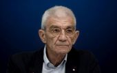 Γ. Μπουτάρης – «Θα πεθαίνω με ένα μπουκάλι κρασί στα χέρια. Είμαι αλκοολικός»