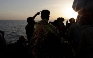 Νεκρούς πρόσφυγες μετέφερε ισπανικό πλοίο στην Ιταλία
