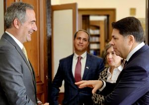 Συνάντηση Στ. Κωνσταντινίδη με τον πρέσβη των ΗΠΑ Γιώργο Τσούνη