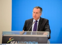 Επίθεση Κουμουτσάκου στην κυβέρνηση για προσφυγικό και αγρότες