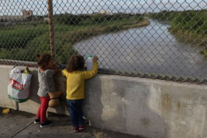 Ανήλικοι μετανάστες στις ΗΠΑ: Τους χώρισαν απ' τους γονείς πριν καλά καλά μάθουν το όνομά τους