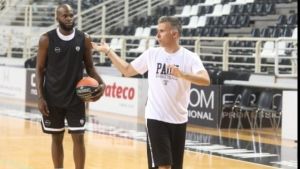 Μέξας: «Σε κανέναν δεν αρέσει η κατάσταση, πρέπει να συνεχίσουμε τη δουλειά μας»