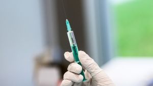 Ιταλία: Δεν αποκλείει τον εμβολιασμό παιδιών από 6 ετών