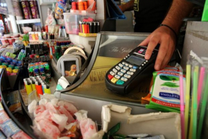 Αντιδράσεις για την εγκατάσταση POS στα κυλικεία σχολείων