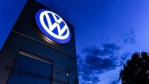 Γερμανία: Σχέδια εξυγίανσης στη Volkswagen προκαλούν σφοδρές αντιδράσεις από τα συνδικάτα