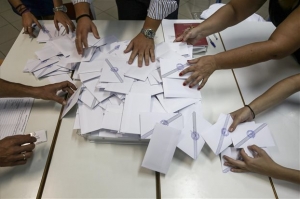 Επικράτηση ΣΥΡΙΖΑ με 7,5 μονάδες διαφορά από τη ΝΔ - 8κομματική Βουλή
