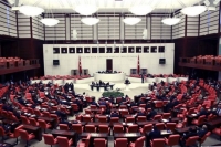Τούρκος βουλευτής απειλεί τον Καμμένο πως θα «φάει» βαριοπούλα στο κεφάλι
