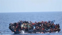 Στη Λέσβο μετά την προσάραξη του σκάφους που τους μετέφερε 57 πρόσφυγες