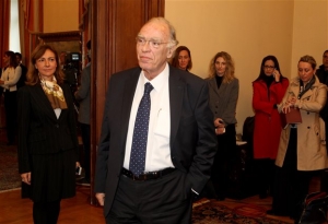 Λεβέντης: Ο Καραμανλής κινεί τα νήματα στη συγκρότηση οικουμενικής