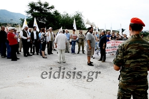Φιλειρηνιστές στην 71η Ταξιαρχία και στην πλατεία Ειρήνης