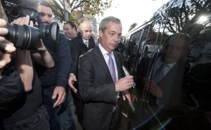 Φάρατζ: Να μην μπαίνουν οι μετανάστες με HIV στη Βρετανία